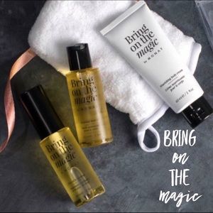 Monat “Bring On The Magic” holiday set